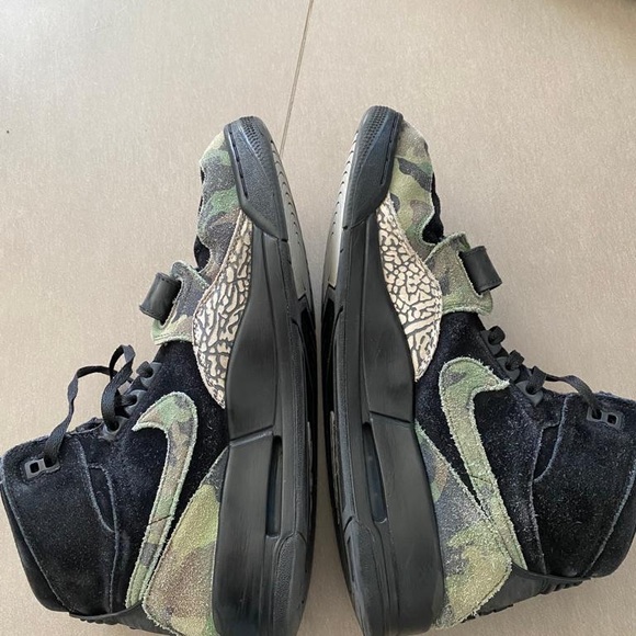 Mens Nike basketball shoes - Picture 2 of 6